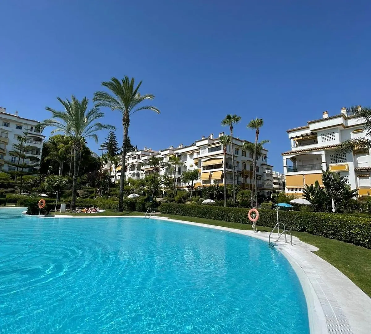 Chez Elo Ii. 3 Dorm. 3 Bedroom - Marbella. Milla De Oro. Lägenhet